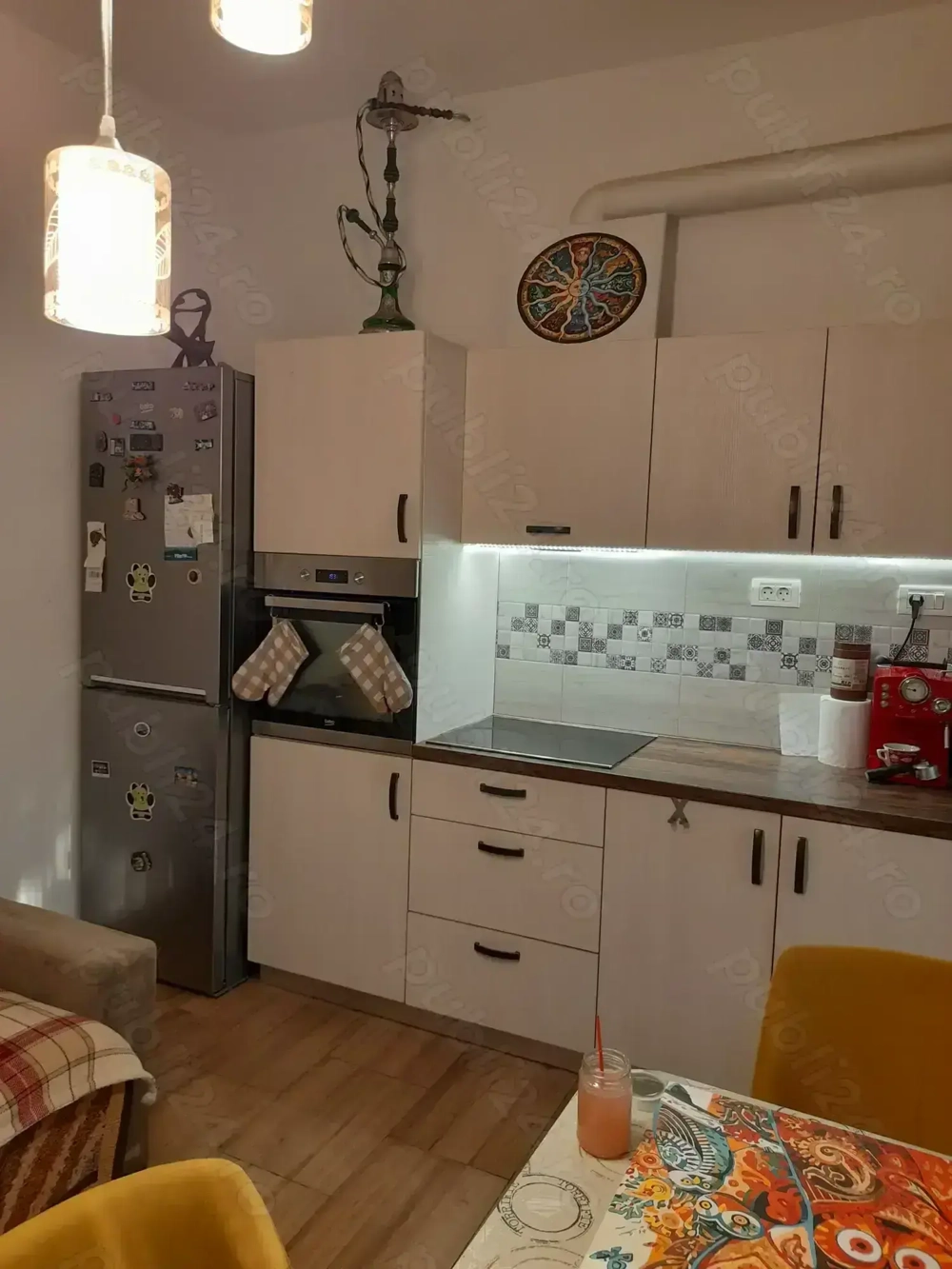 Casuta si curte in oras