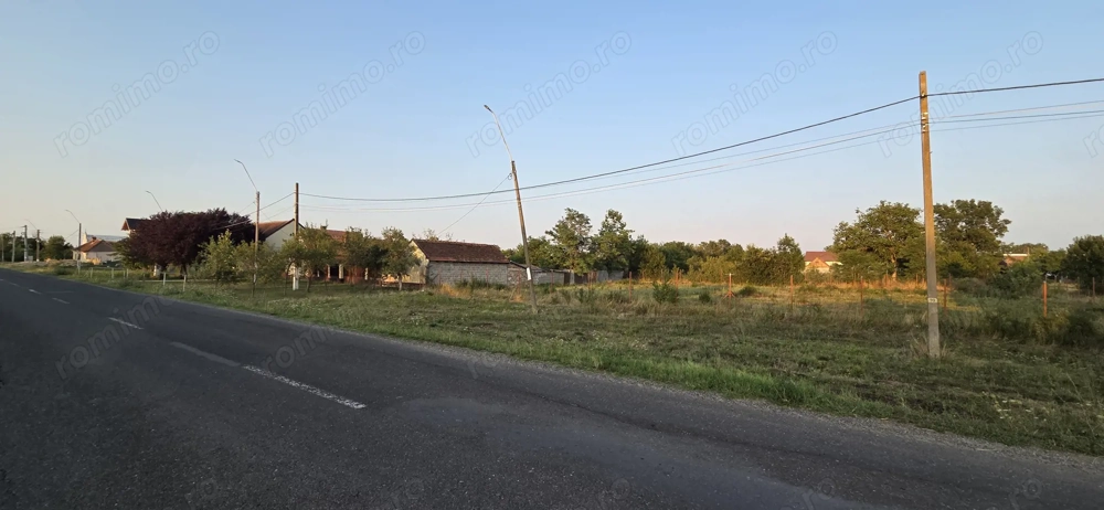 Teren intravilan în localitatea Berini