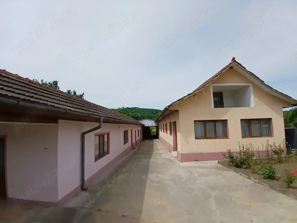Casă cu teren și Anexe 