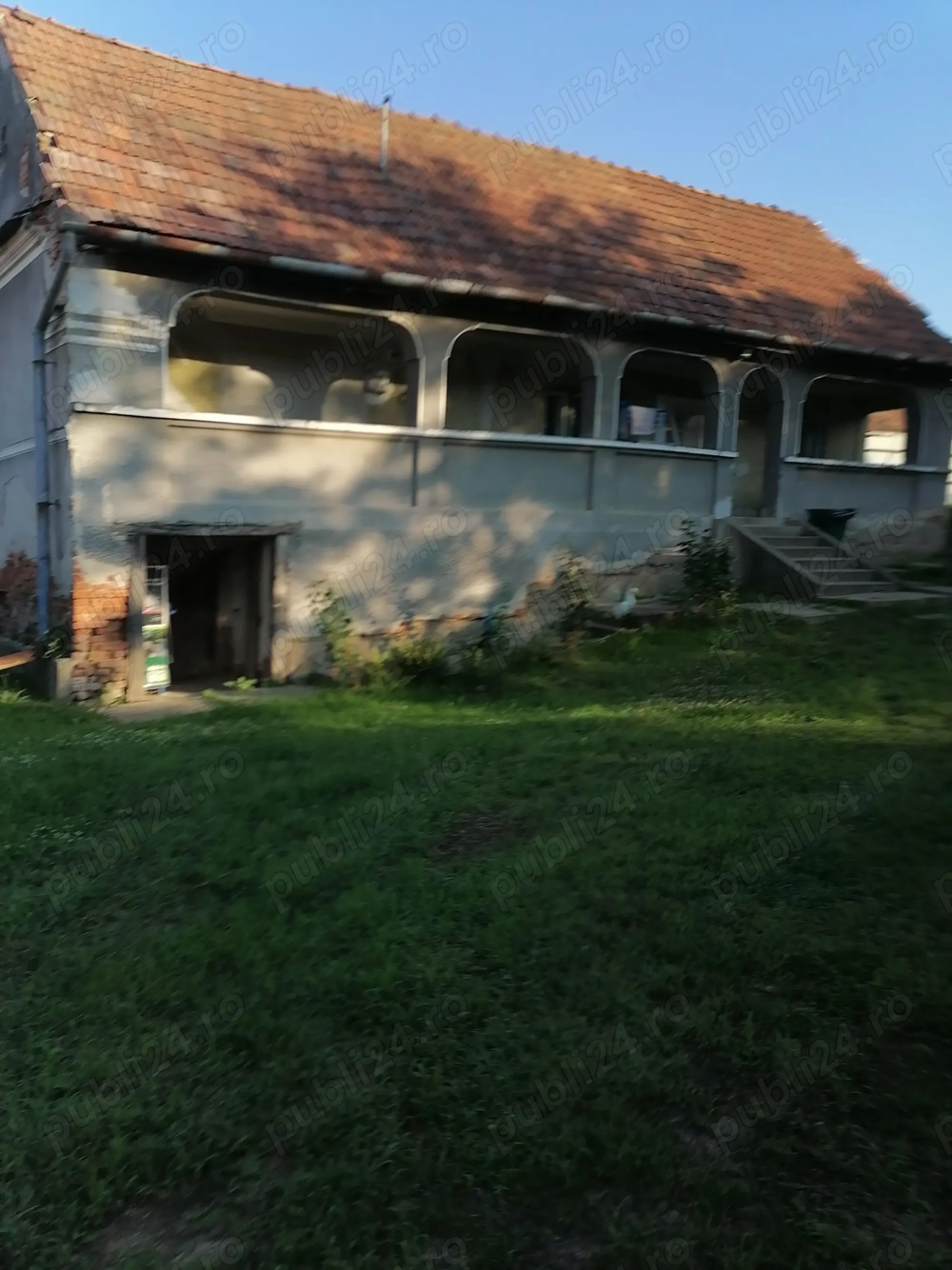 Casă și teren de vânzare 