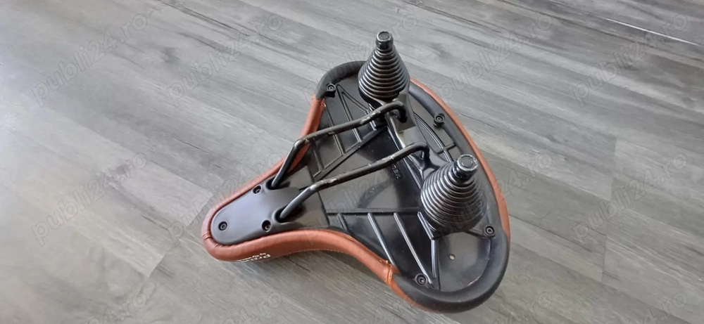 Vand sa bicicleta, Velo, Spuma/Vinil, 275x270 mm, Maro (APROAPE NOU)