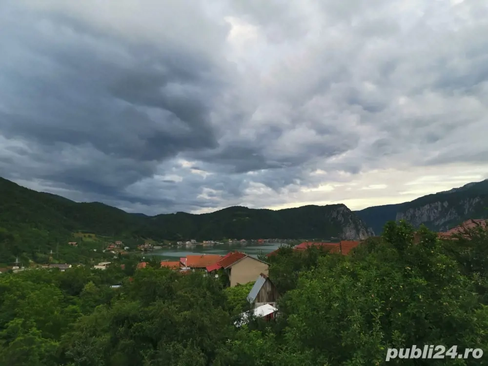 Teren de vanzare Dubova 