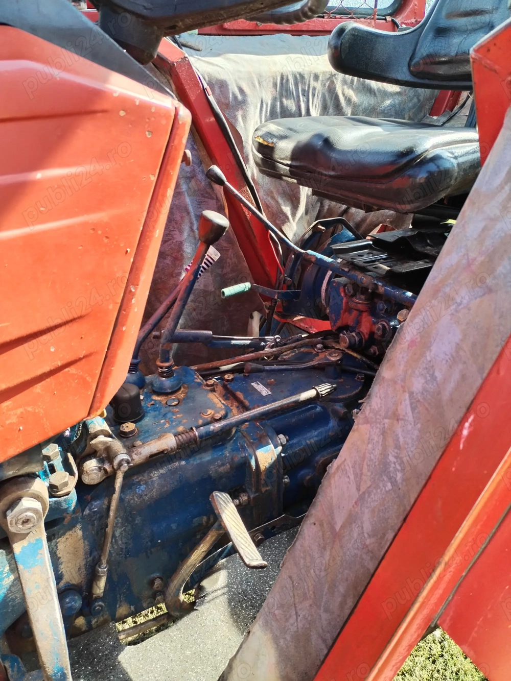 Vând tractoraș u55cai