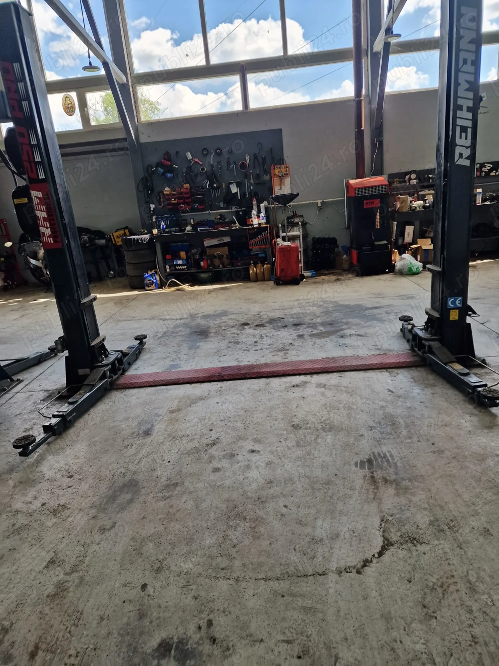 Inchiriez elevator Inchiriez elevator