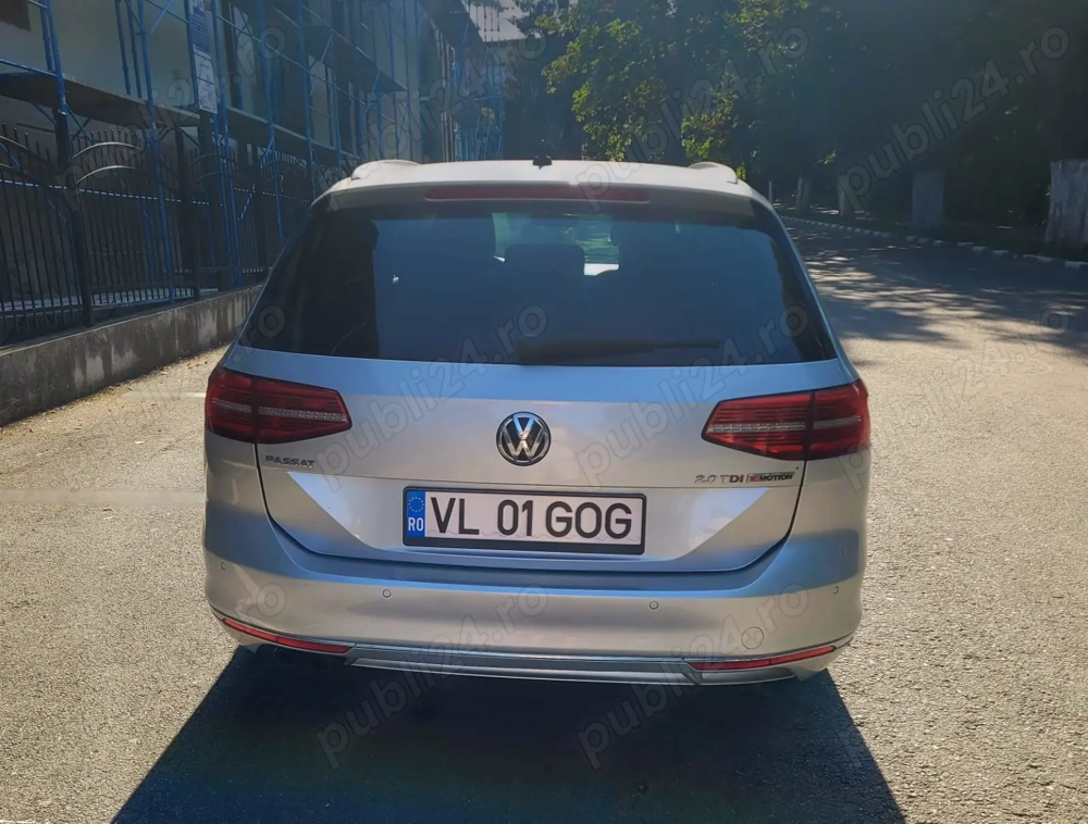 Se vinde: Volkswagen Passat Variant 2.0 TDI DSG 4Motion.