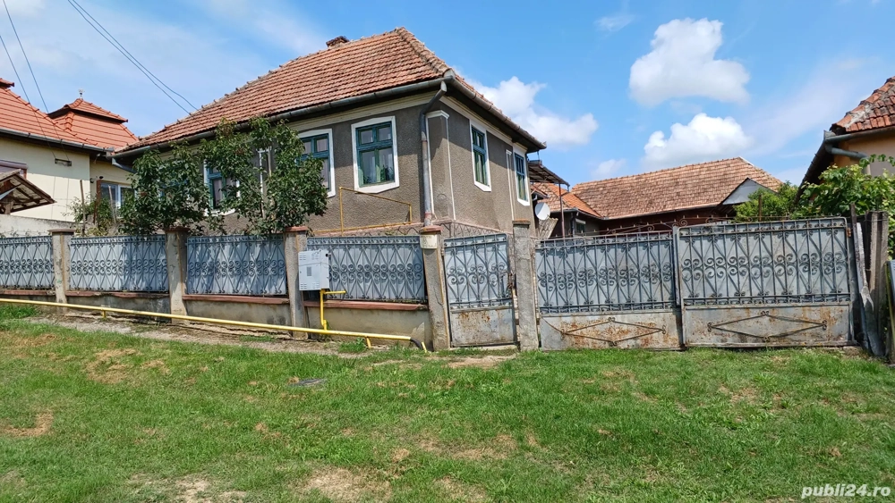 Casă şi grădină de vânzare în Dumbrava, com. Unirea, jud. Alba  Preț 60 000  