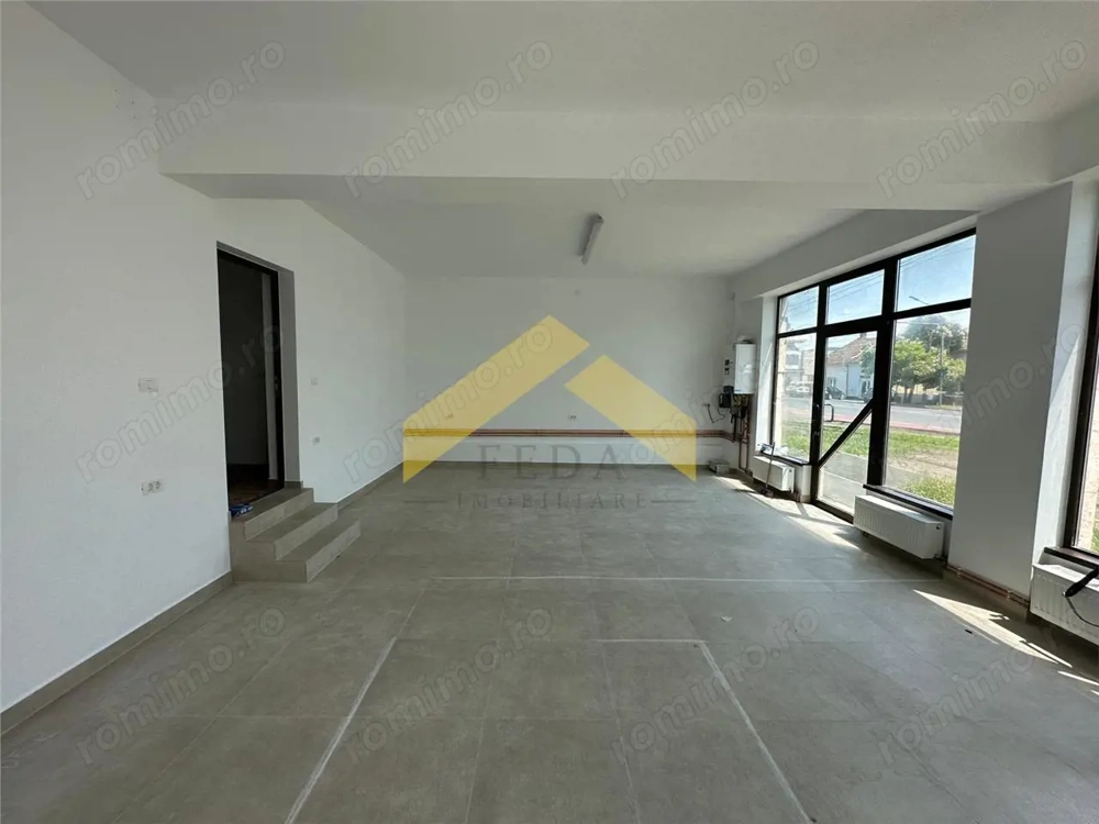 Spatiu comercial de vanzare zona Gradiste pe principala