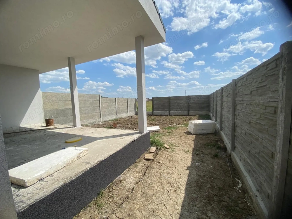 Giroc-Bld. Aviatiei | 5 camere | 3 bai | Bucatarie inchisa