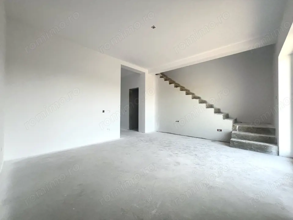 Triplex, 3 camere, 85mp utili, 320mp teren, curent trifazic - Sacalaz