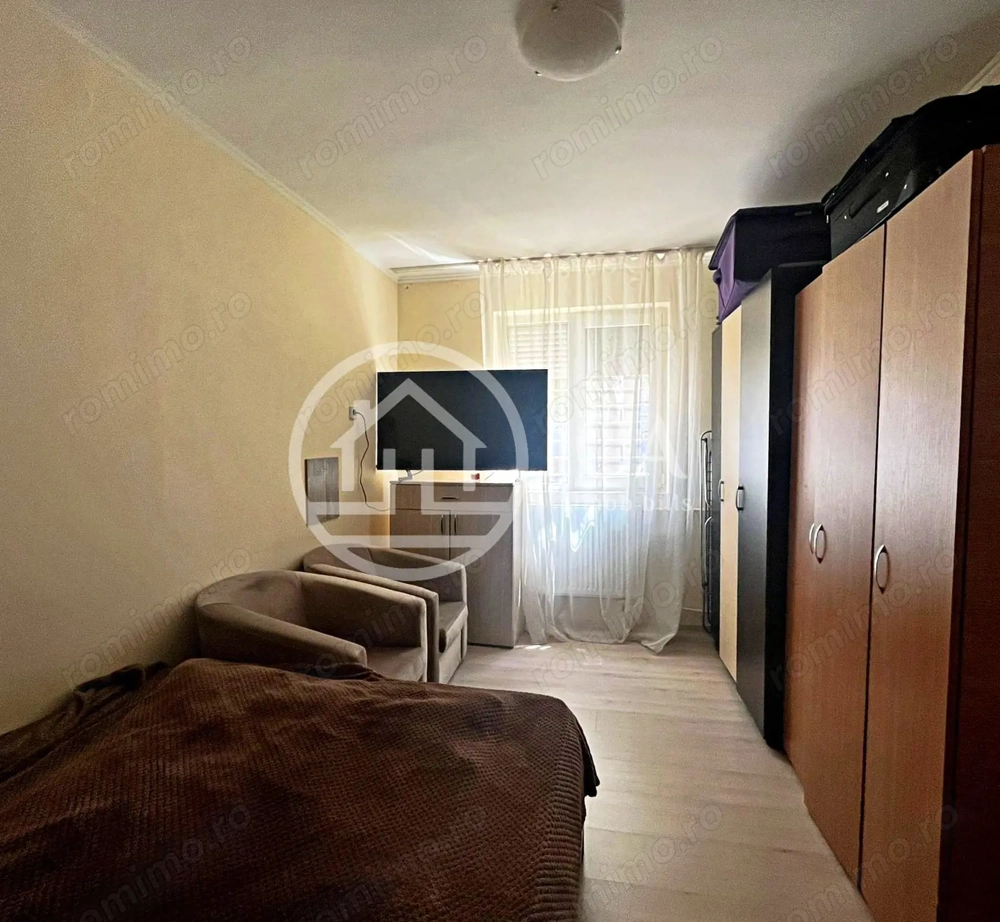 Apartament cu 1 cameră de vanzare în zona Rogerius, Oradea