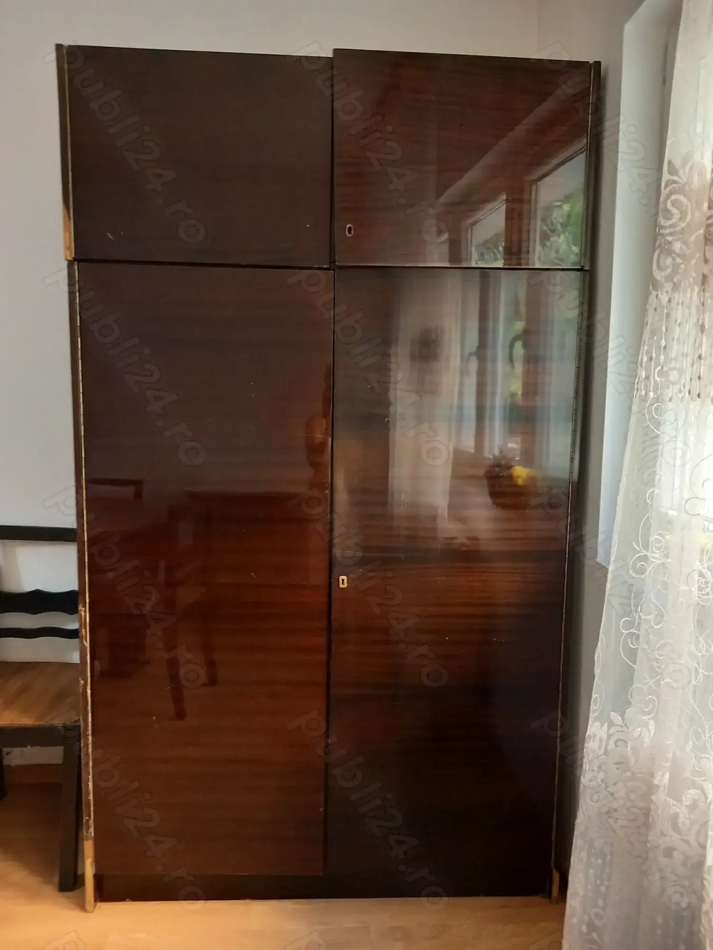 Șifonier cu 2 uși și dulap suprapus