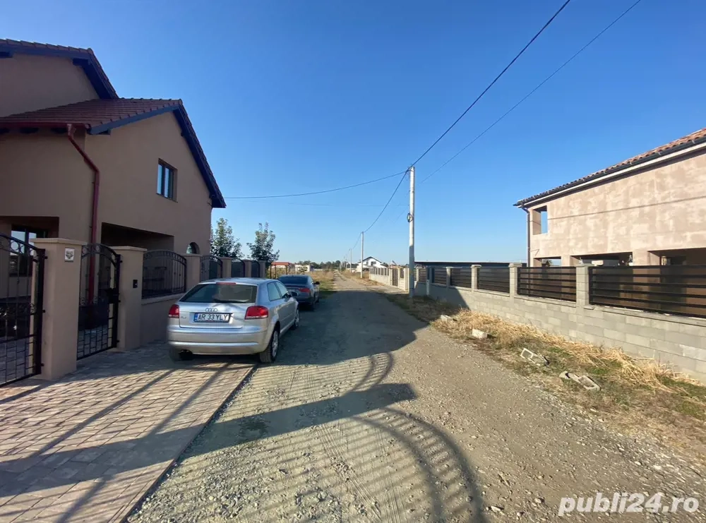 Proprietar vand teren Com. Vladimirescu Arad, langa asfalt, Casa prima