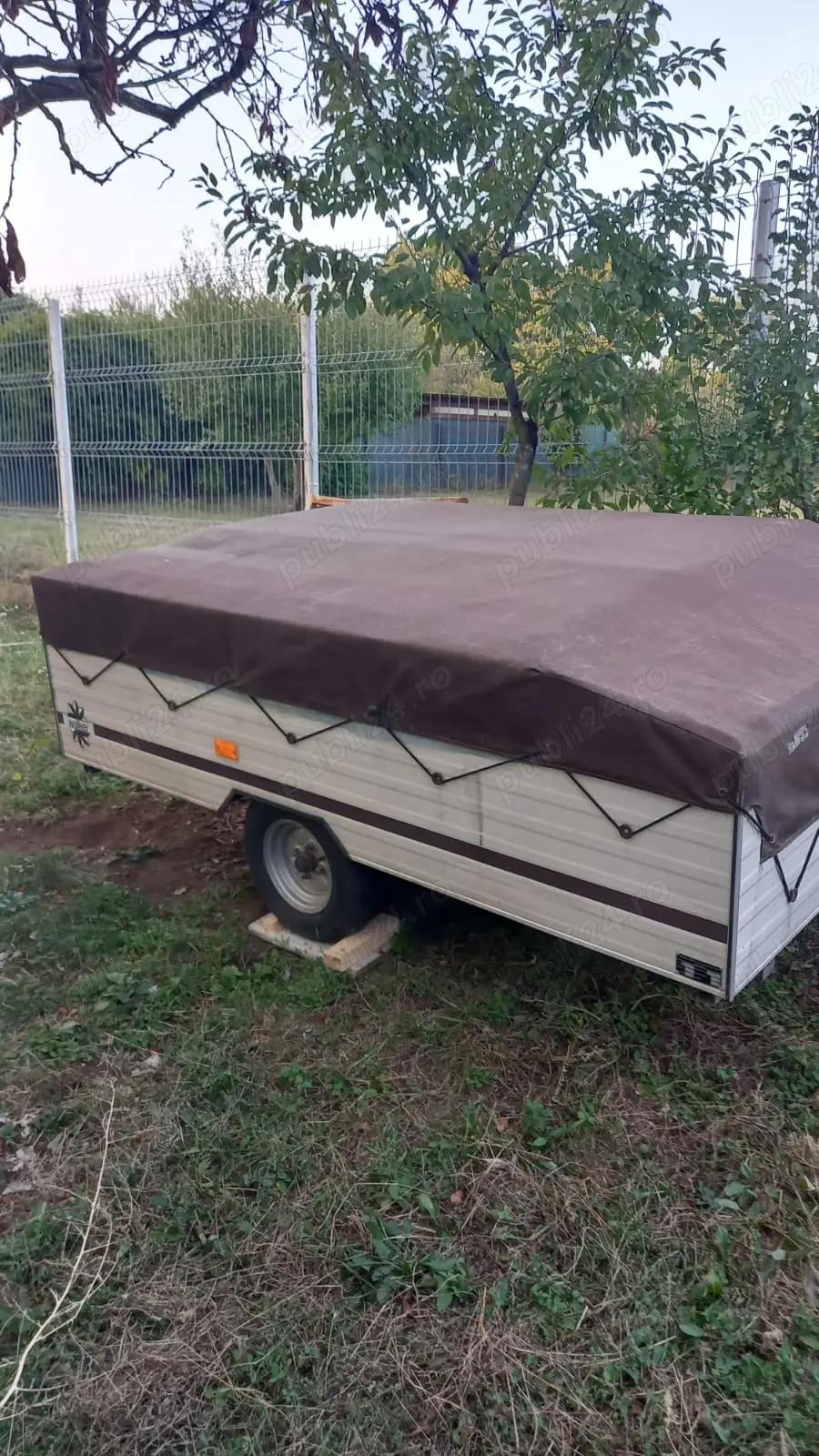 Remorca cort cu terasa