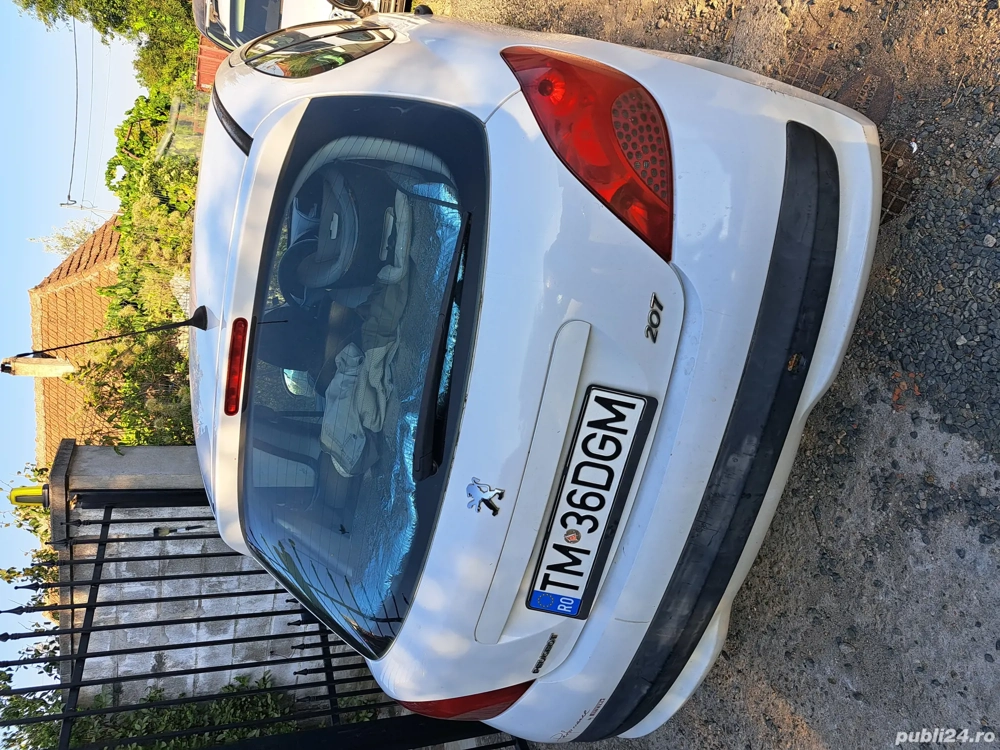 vând peugeot 207