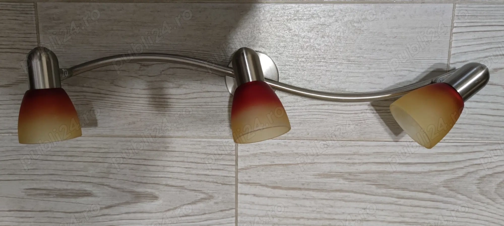 Lustra aplicata   lampa spot cu 3 becuri