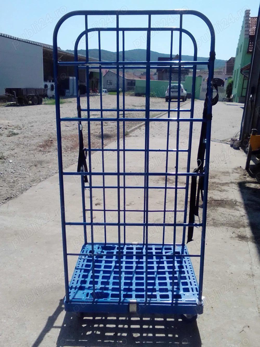 Container mobil cu  2 grilaje laterale 