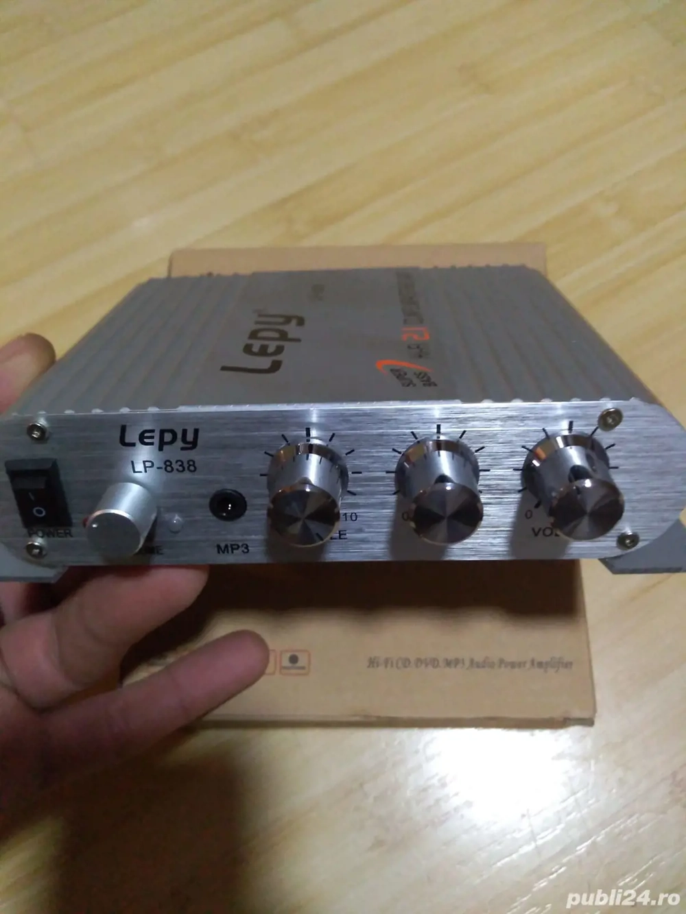 Amplificator 3.1, 2x20w +20w,alimentare 12v 