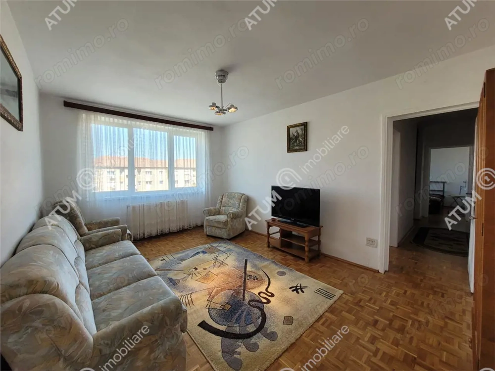 Apartament cu 3 camere si balcon in zona Rahovei din Sibiu