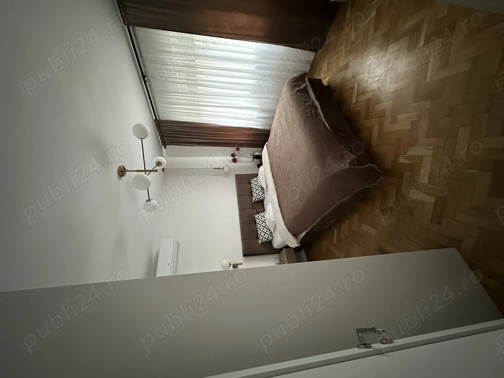 Proprietar- Apartament 3 camere, 2 baii, balcon inchis calea ARADULUI