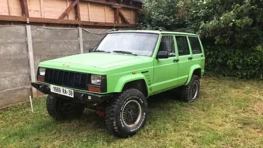 Dezmembrez Jeep Cherokee