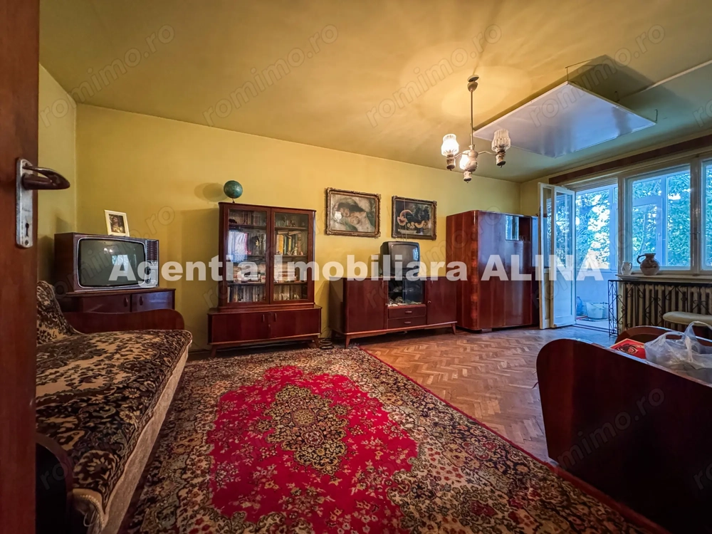 Ap. 3 camere in Deva, zona Licee, Str. Titu Maiorescu, 74 mp, parter inalt peste garaje.