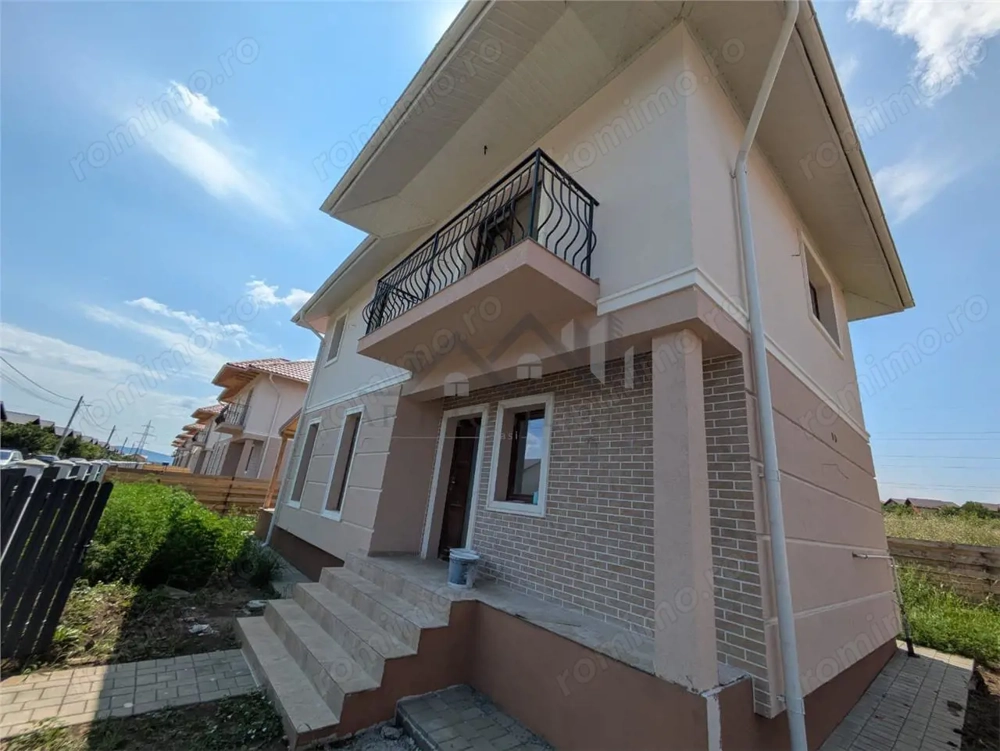 Vila 4 cam vedere lac Lunca Cetatuii - Ciurbesti