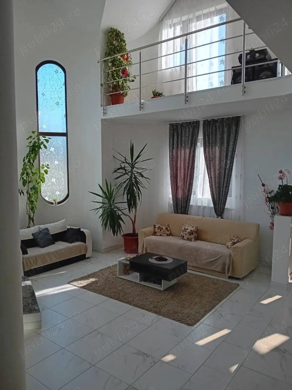 Casa tip vilă, aproape de Mănăstirea Bârsana 