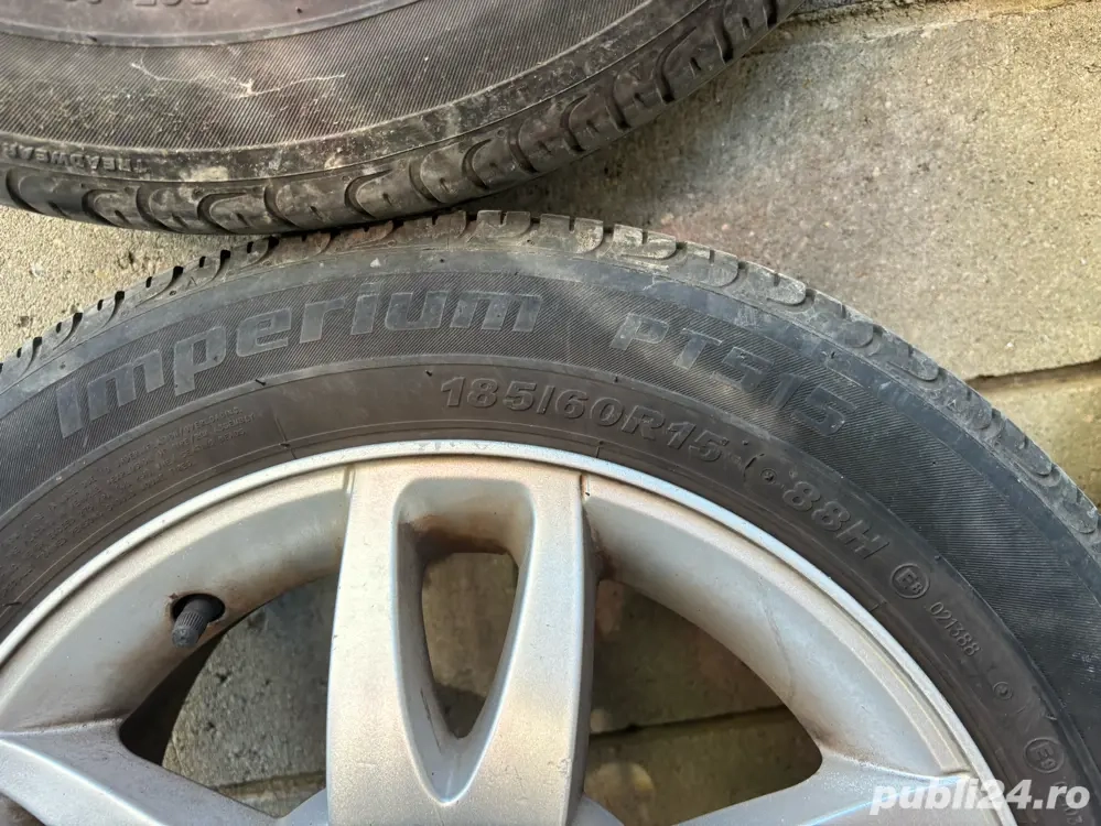 Vând set 4 anvelope de vară dimensiune 185/60 R15