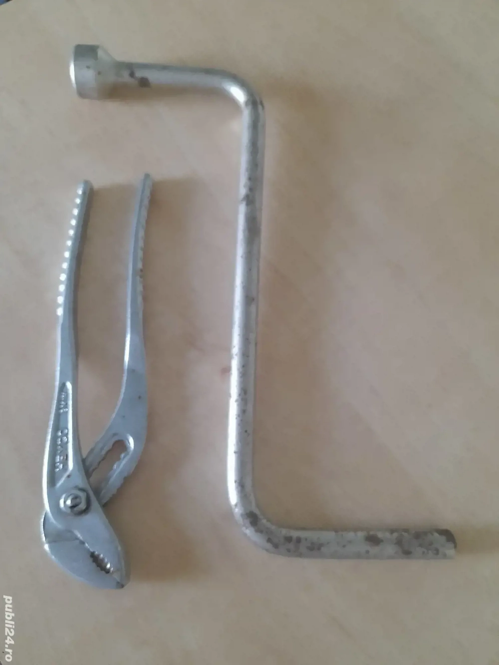 cheie roata si papagal BMW