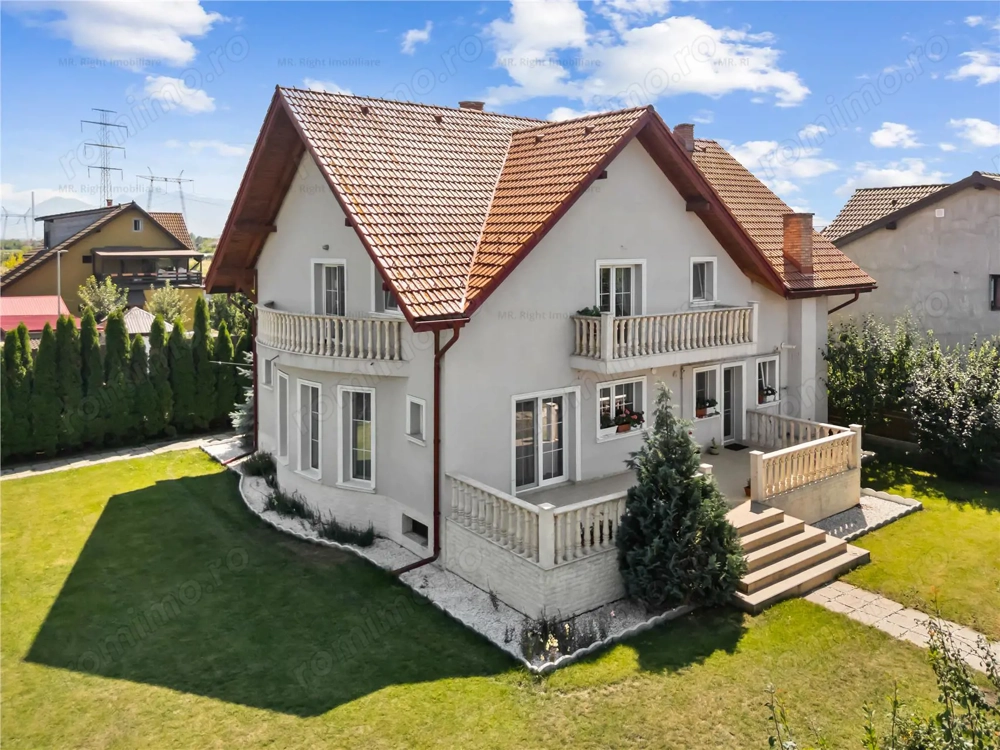 Vila   Casa superba cu 5 camere zona | 1032 mp teren |  Sanpetru Brasov