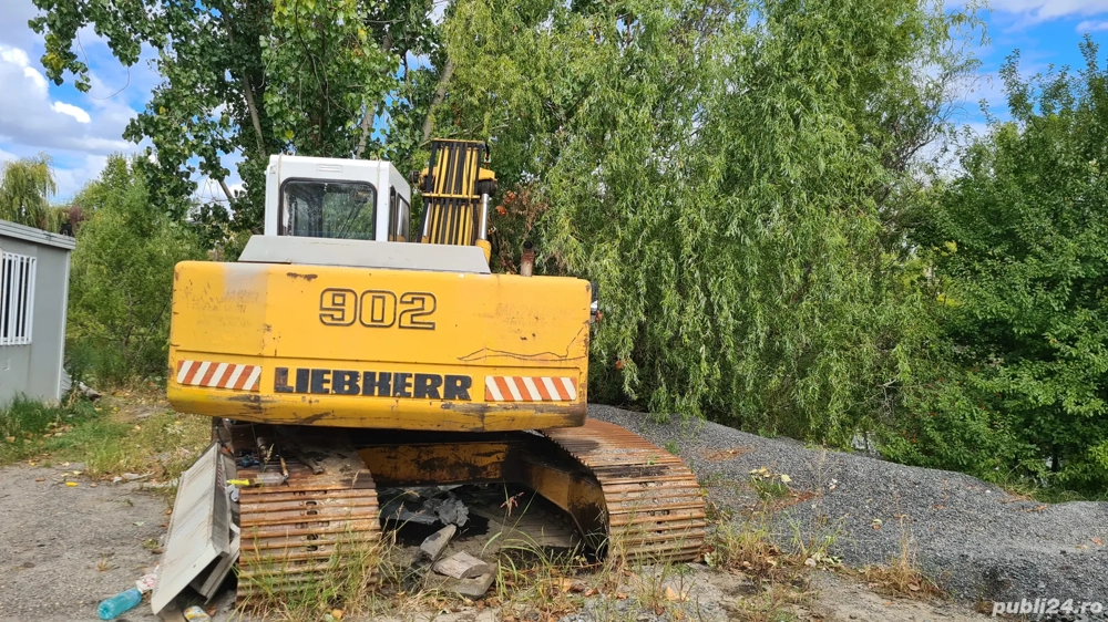 Excavator Liebherr