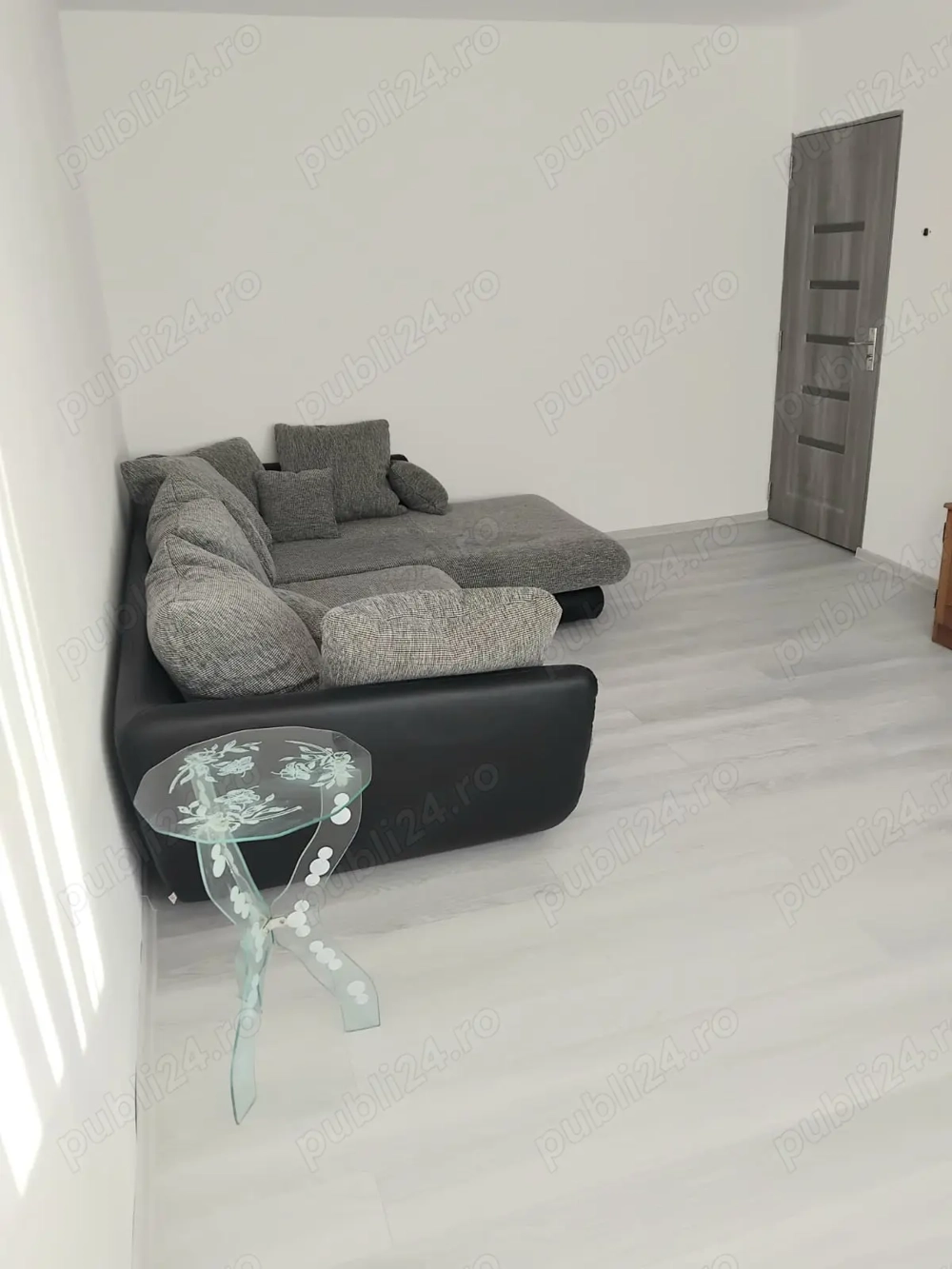 Apartament cu doua camere de inchiriat Mioveni Apartament cu doua camere de inchiriat Mioveni