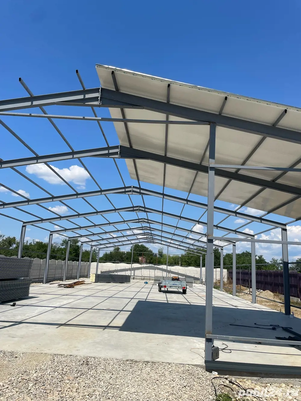 vand hala metalica vindem de pe stoc la pre de producator