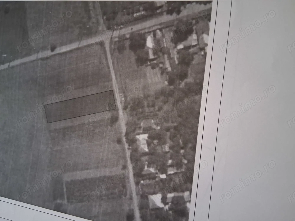 Vând teren intravilan 