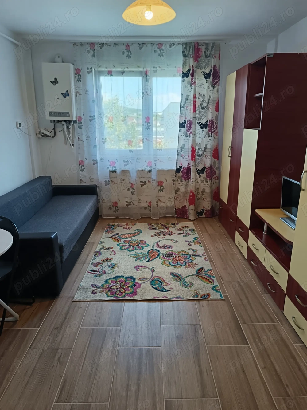 Închiriez garsonieră 