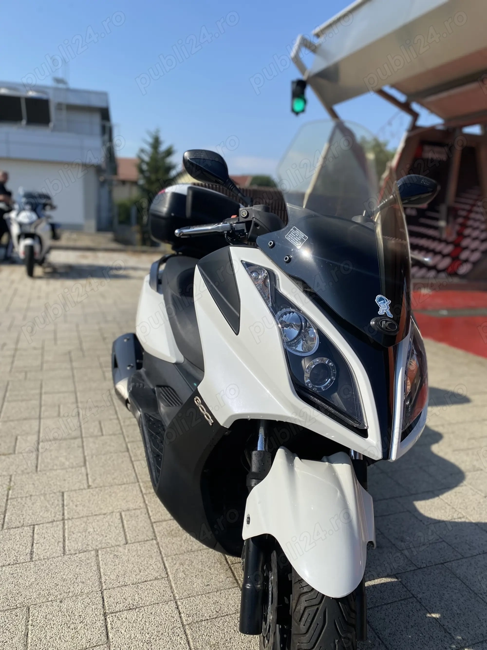 Vand scuter Kymco Downtown 