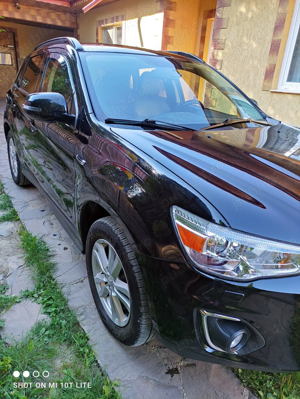 Vând Mitsubishi ASX