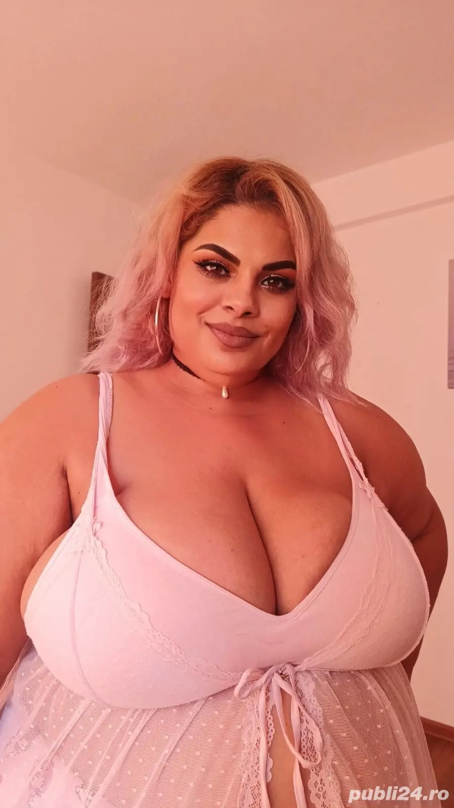 Blondina pe placul tau !