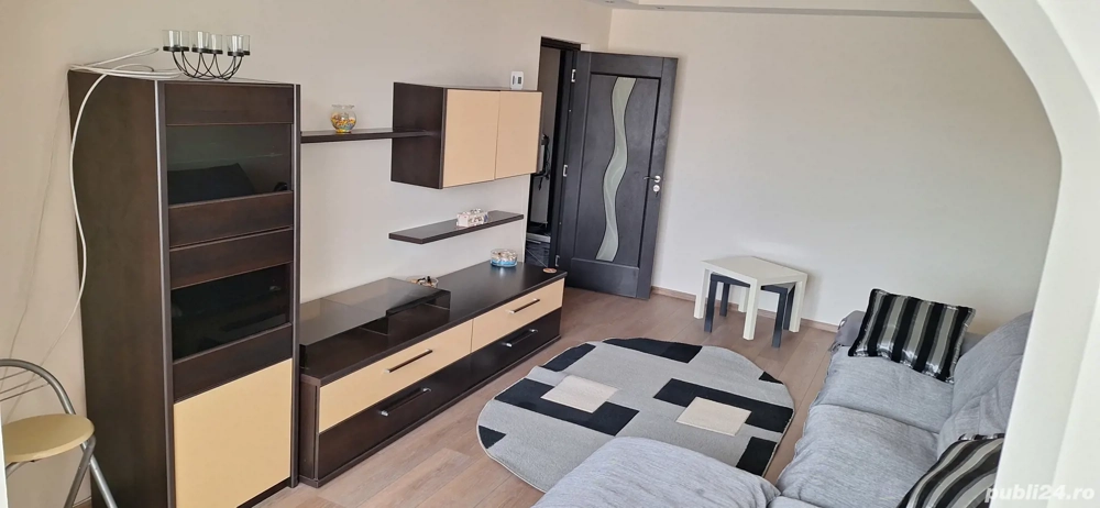 Inchiriez apartament 3 camere