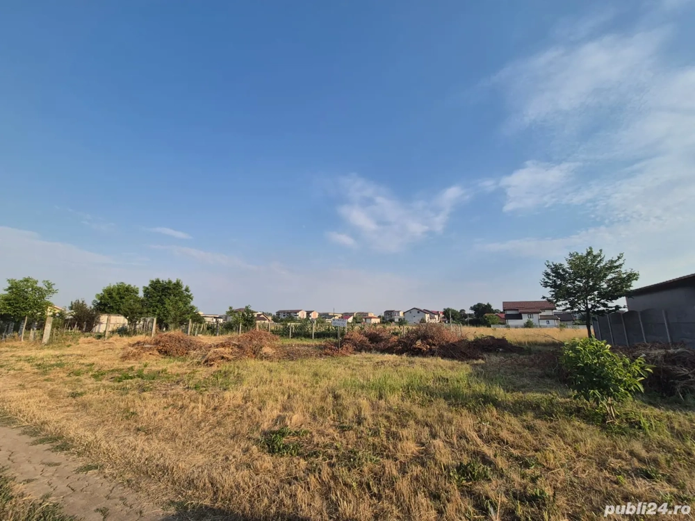 vând teren intravilan 