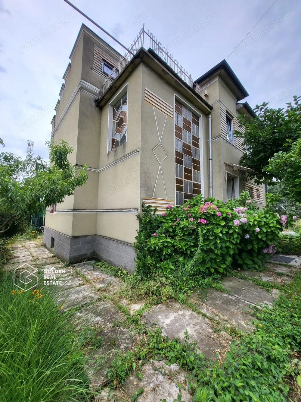 Casa cu D+P+E, 3500 mp teren, zona centrala, Paulis