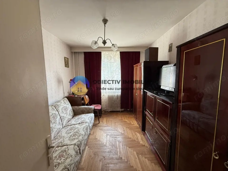 OCAZIE! Apartament 3 camere 75 MP -Etaj 1 Centru