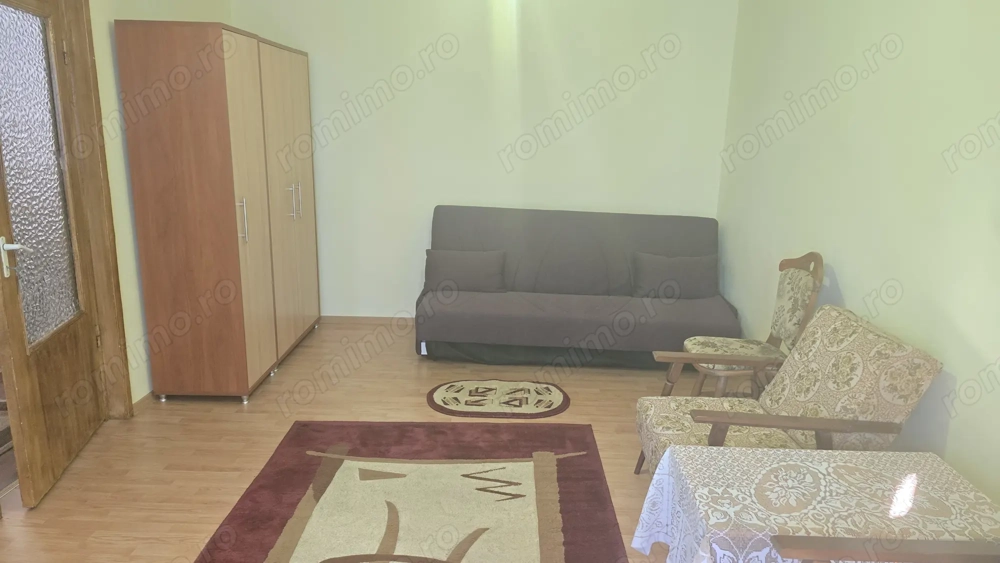 Inchiriez apartament 2 camere in Deva, zona Piata Centrala, decomandat, suprafata utila 48 mp