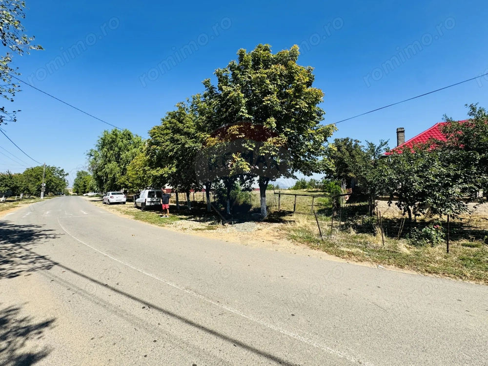 Teren 2,841mp Apateu / Strada Principala langa Biserica Ortodoxa