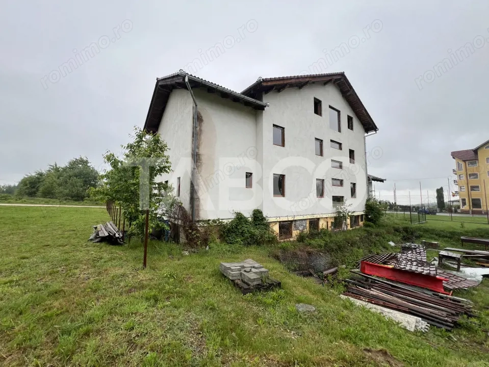 Pensiune  la Rosu480 mp de vanzare Statiune Climaterica Sambata de Sus