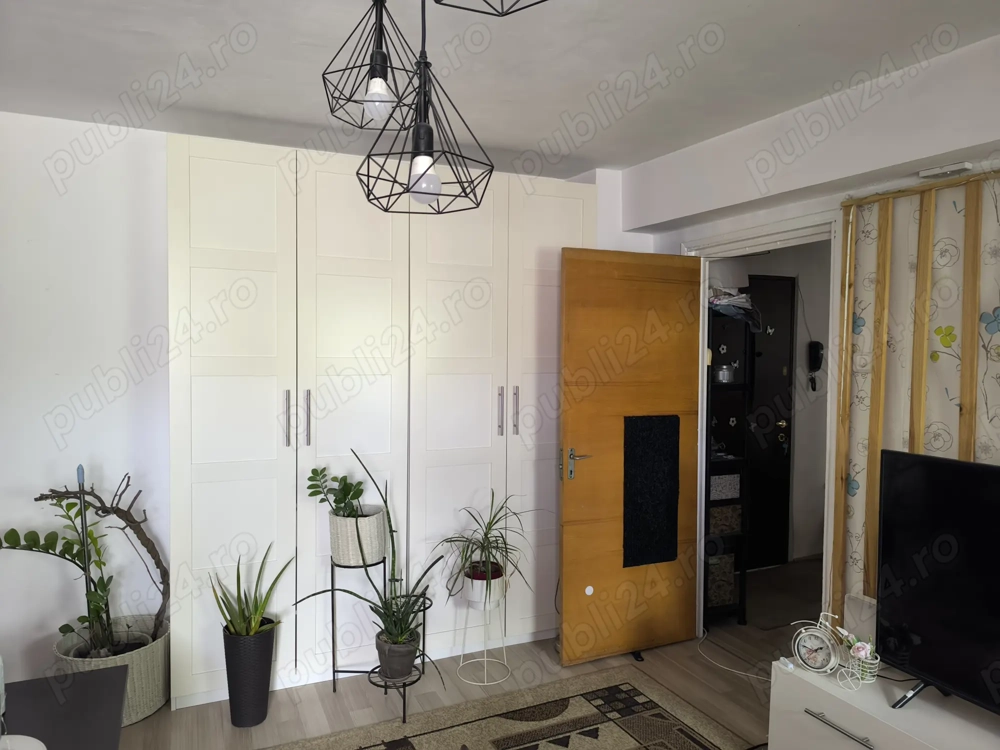 Proprietar vând apartament cu 2 camere 