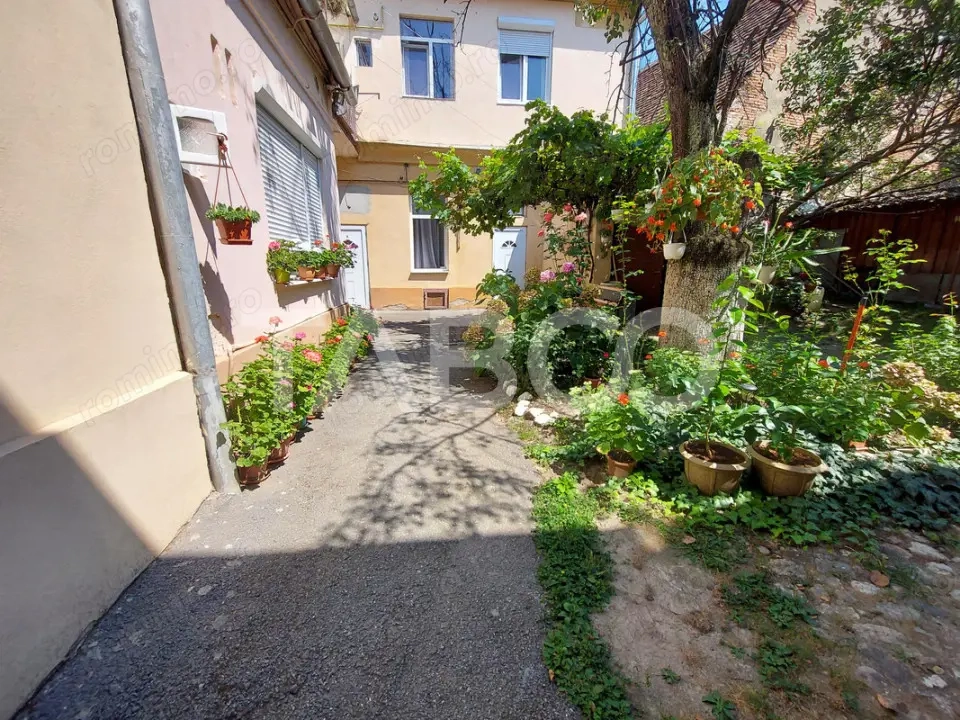 Apartament de vanzare 2 camere 68 mpu pivnita in Centrul Istoric Sibiu