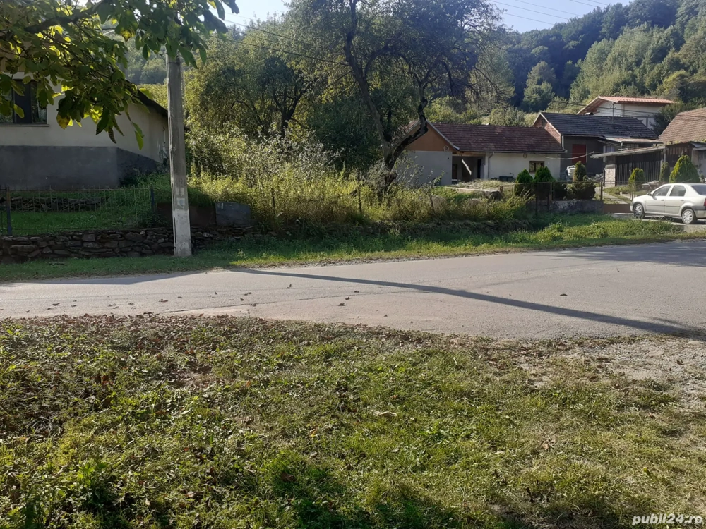 Nădrag-teren intravilan de casă cu grădină Nădrag 