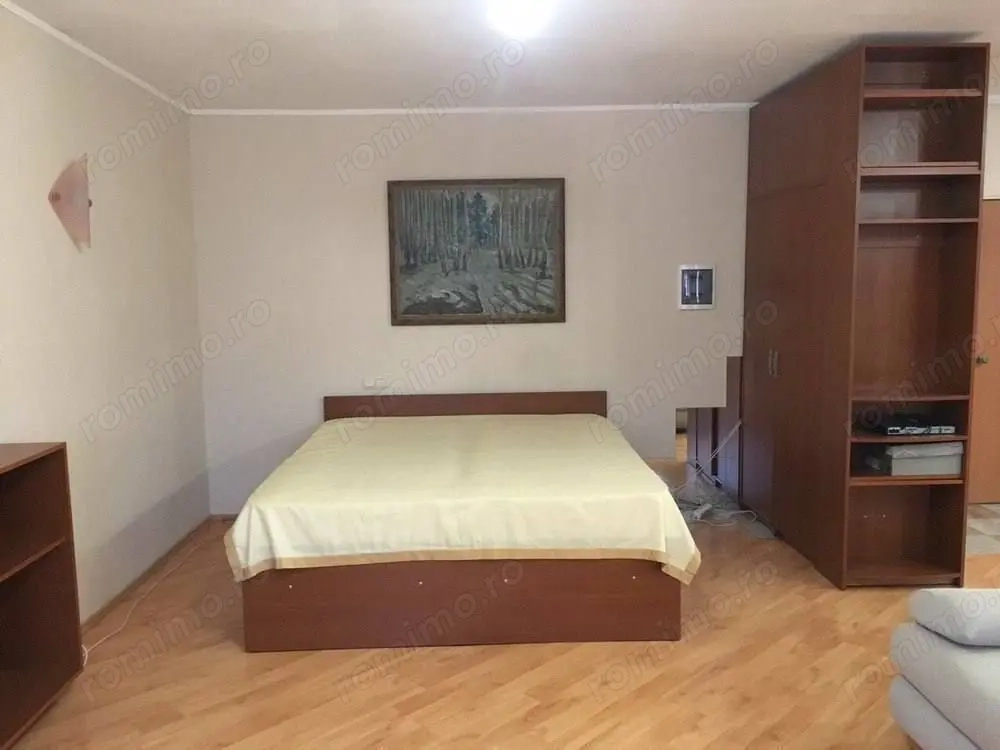 Garsoniera in zona Dacia