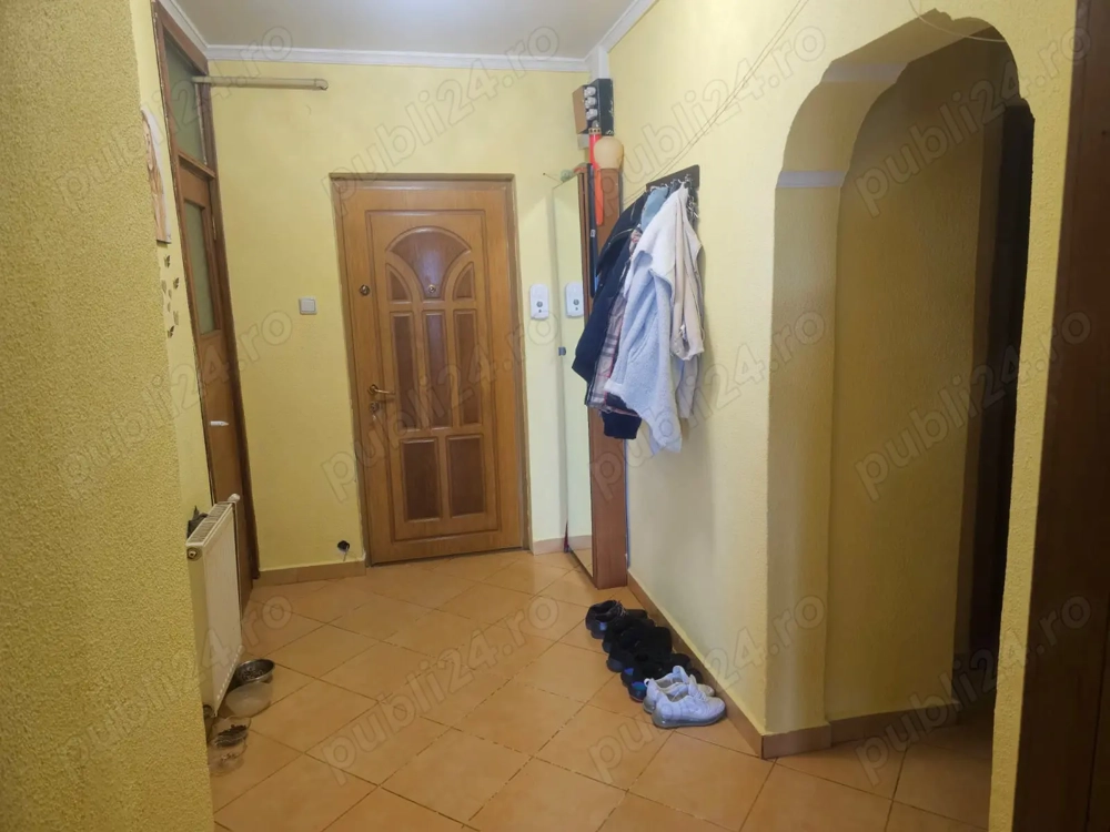 Ap. 3 cam decomandat, centrala, etaj 7 8, panorama, mobilat